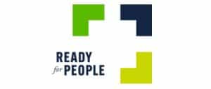 Logotipo con tres ángulos rectos de color verde y uno azul marino formando un contorno cuadrado, con el texto "READY for PEOPLE" en letras azul marino en negrita en el interior.
